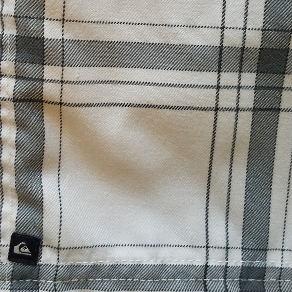 Quicksilver Shorts - Picture 4 of 4